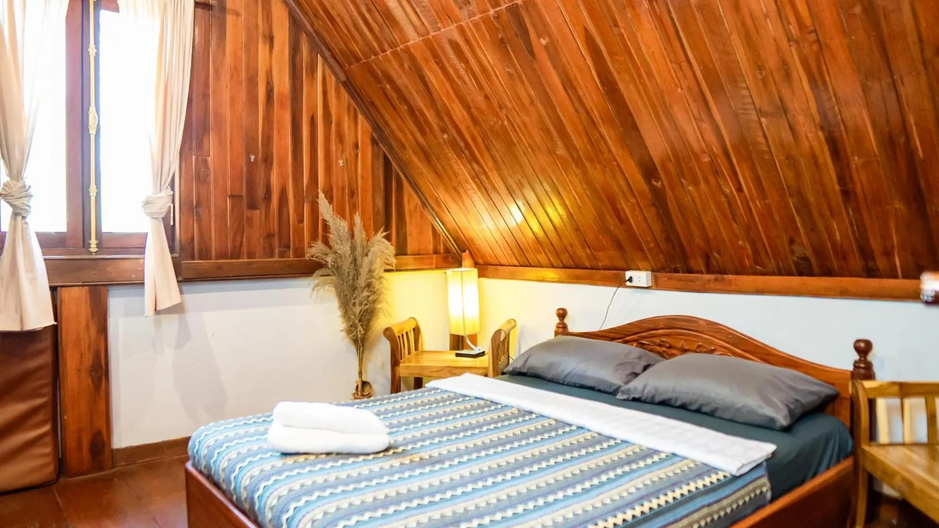 La Cabina - Charming Quiet House - Free Motobike Luang Prabang